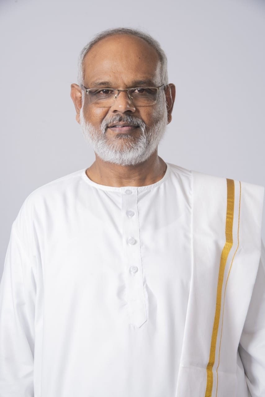 Dr. Gururaj Guruji, present Achala Guru
